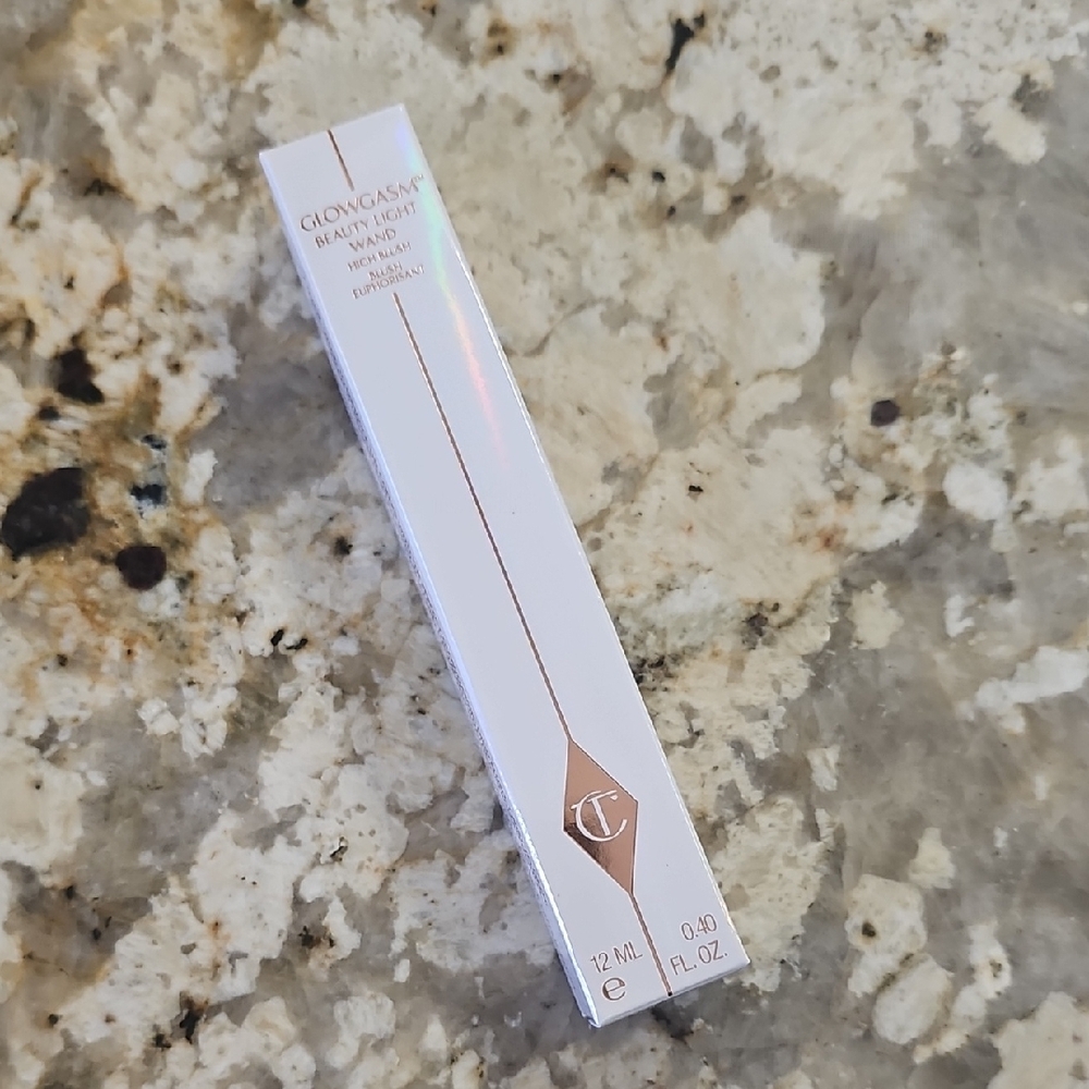 Charlotte Tilbury - Glowgasm Beauty Light Wand in Pinkgasm - New, in box